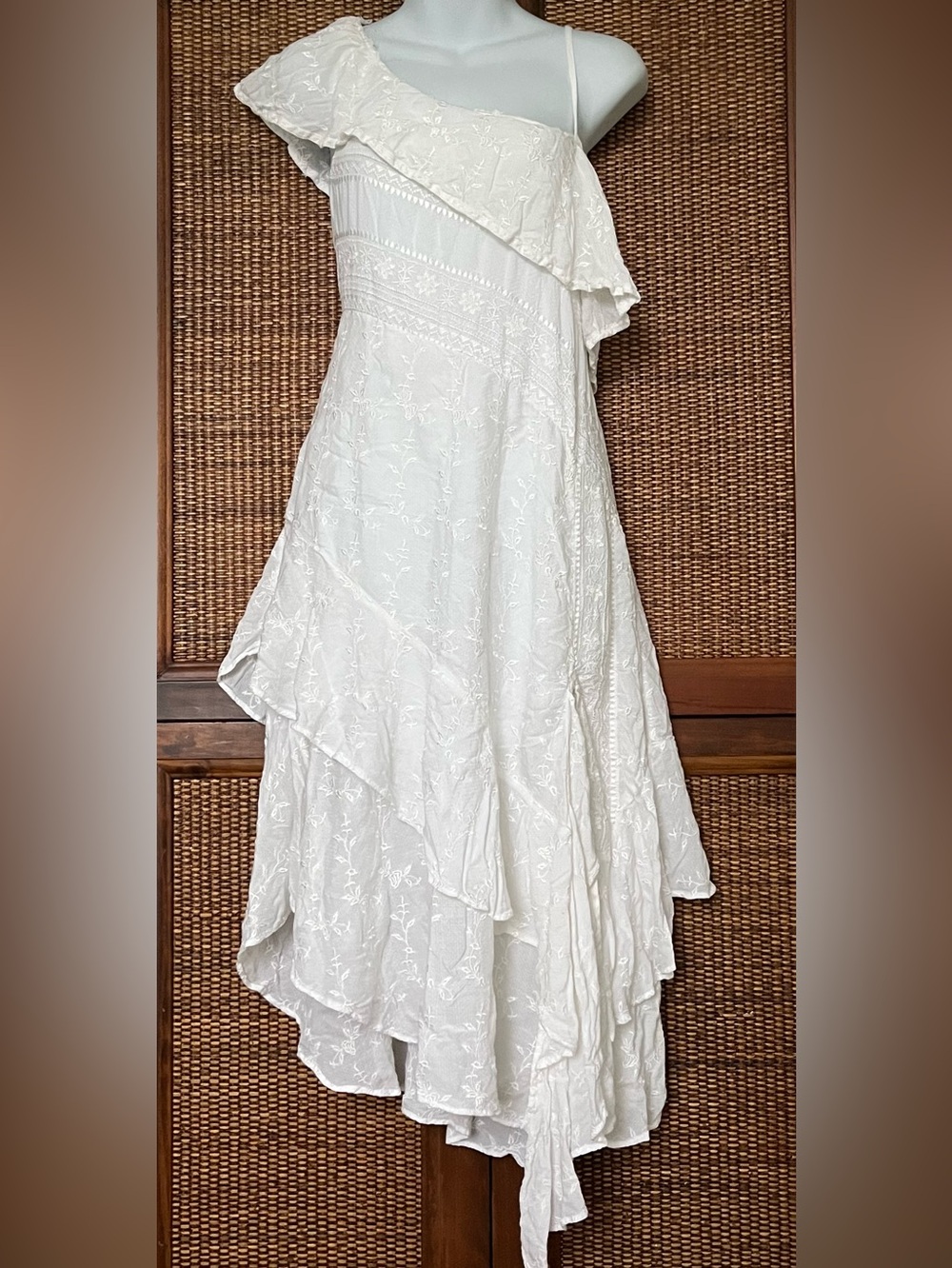 Free People Eastern Sun Asymmetrical One Shoulder White midi Dress embroidered M